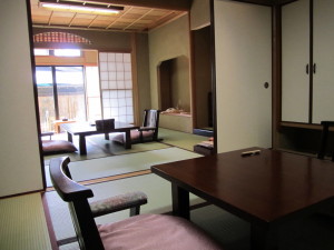 2間続きの部屋 2間続きの部屋
