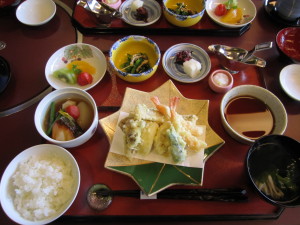 「ANAクラウンプラザホテル金沢」さんの日本食レストラン「雲海」さんで昼食